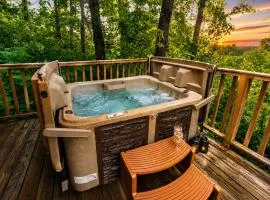 Bootleggers Villa- Hot Tub - Mtn Views - 10 Min to Gatlinburg