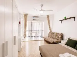 VIS112 - Central Studio with AC and Lift - 5 min Walk to the Pedestrian Centre