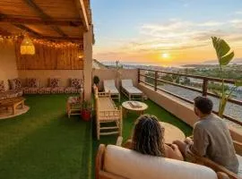 Banana Surf Camp - Yoga Vibe and Retreat Oceanfront