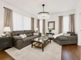 Chic Dallas Retreat Trail, Soaking Tub & Patio