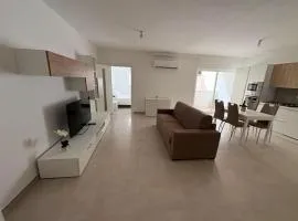 Gzira flat - 4 Min Walk to the Seafront - Fully AC
