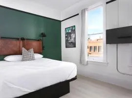 Renovated suite Smart Amenities & Comfort