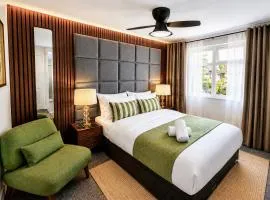 Luxury Spa Retreat with HotTub, Sauna and Massage Chair