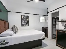Renovated Gaslamp Suite WiFi & AC