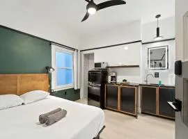 Gaslamp Quarter suite Steps from San Diego Fun