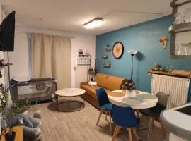 Flat near center free parking inside 4 people