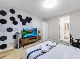 Bright Maple Suite