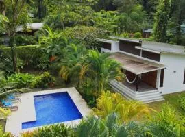 Tres Lodge Villa - Shared Pool - Natural Setting