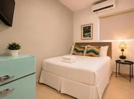 Room 2: Stylish Escape by Calle Cerra Art
