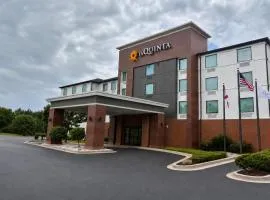 La Quinta Inn & Suites by Wyndham Auburn - University Area