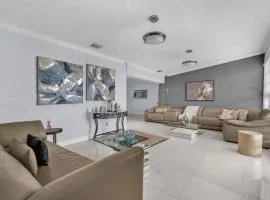 Modern Miami Oversized 3 Bedroom in Central Location