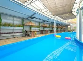 Gapyeong Dongban84 Glamping&Pool villa