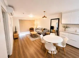 Modern 2BR Apartment - Parking in Griffith