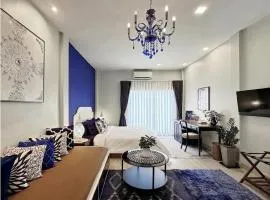 KIT-TI's Art Home - Modern Classic 3BR Townhome in Sukhumvit