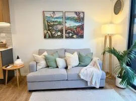 King Bed, Te Kaha & Great Coffee - Kāinga Rua