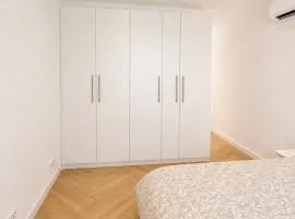Loft studio, private garden & parking near Utrecht