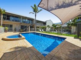 Moonlight Bay Apartments, motel in Rye