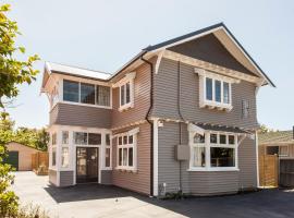 Homelea Bed and Breakfast, hotel dekat The Palms Shopping Centre, Christchurch