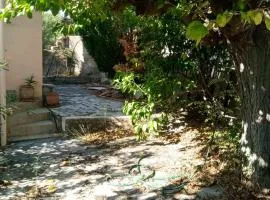 Ησυχη εξοχική κατοικία