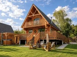 Luxury Waterfront Retreat I Private Sauna & Hot Tub