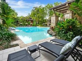 Sensational Swim Out - Resort Living by the Sea