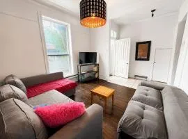 Cozy 2BR Near Downtown Montreal & The Village