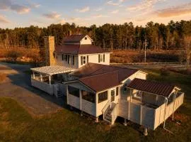 Swan Pond Cabin Hot Tub & Firepit Retreat
