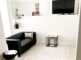 Gravesend 1 Bedroom Spacious Apartment - 2 Min Walk to Station