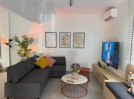 Mazi Rooms Charilaou 2,0