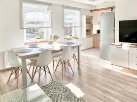 LUNA apartamenty - klimatyczny apartament nr 8 z widokiem na poddaszu - Góry Sowie - Jezioro