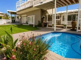 Surf n Sea Beachfront Holiday Home