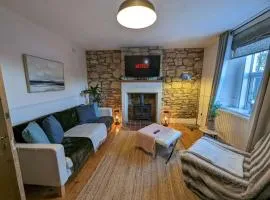 Rush Hill Cottage - with parking for 2 cars