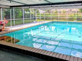 Legoland & Lakes Pool Home w/ Private Suite