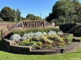 2 BR Contractor Stays, Town Centre, Free Parking