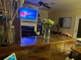 Family Retreat - Pool Table, Gym and Fire Pit
