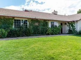 Vista Vine Cottage by AvantStay
