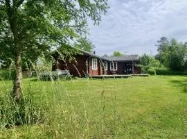 Ferienhaus-auf-Naturgrundstueck-mit-Ofen-Tischfussball-und-zwei-Terrassen