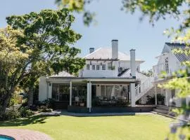 Whispering Oaks Guest House