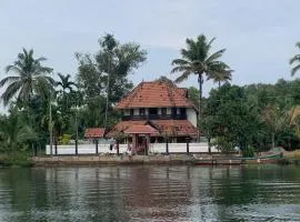 Thampurans Heritage Backwater Resort By Teal Luxury Stays - Kuttanad - Alappuzha