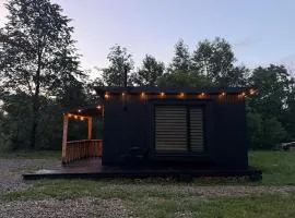 Будиночок між річками Гирло