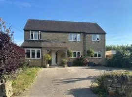 Cotswold Village Bed and Breakfast