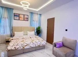 Apex GRA Studio Apartment in the Heart of Ikeja GRA with 24hours Power Supply , a Free WIFI and a Balcony with a Beautiful View