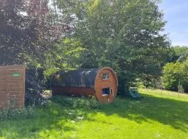 Nuit insolite en tonneau nature et animaux petit déjeuner inclus