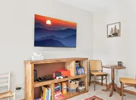 Family Adventure Cabin Paved Road Level Entry Dogs Welcome