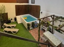 Primer piso junto al río y castillo
