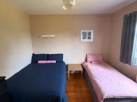 Cosy Triple Room Near the Beach & Howth 3