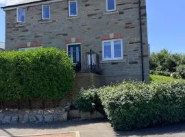 Modern 3 bed detached Falmouth Near Swanpool Beach