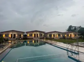 Peak Paradise Resort