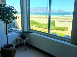 Sea Spray Table View Beachfront Bliss
