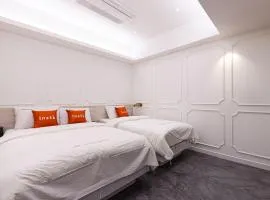 Instar Hotel